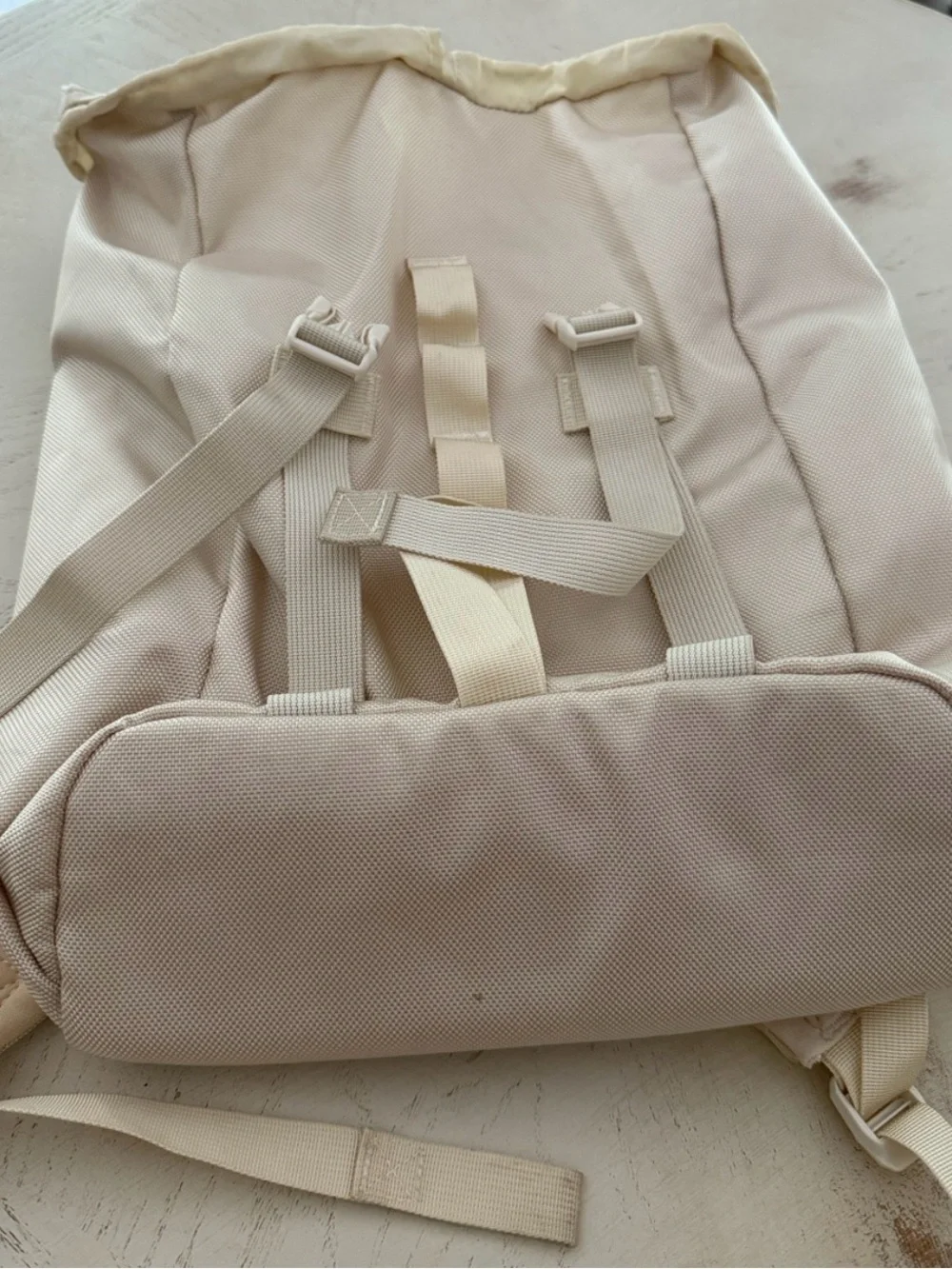 The North Face Lineage Rucksack Versatile Hiking Backpack Beige
